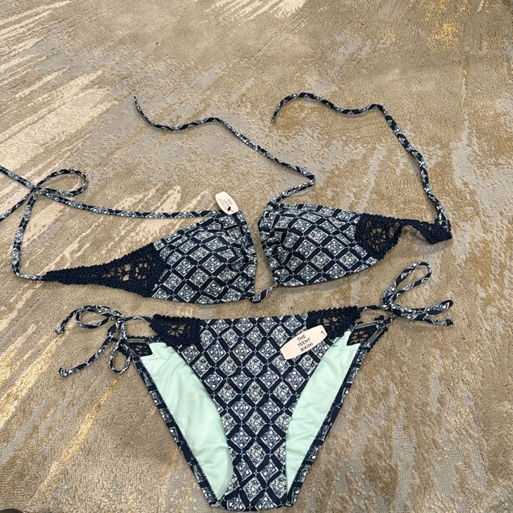 Brand new Victoria’s Secret the teeny bikini size L new print all over